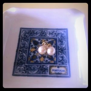 Pearl, diamond and gold studs